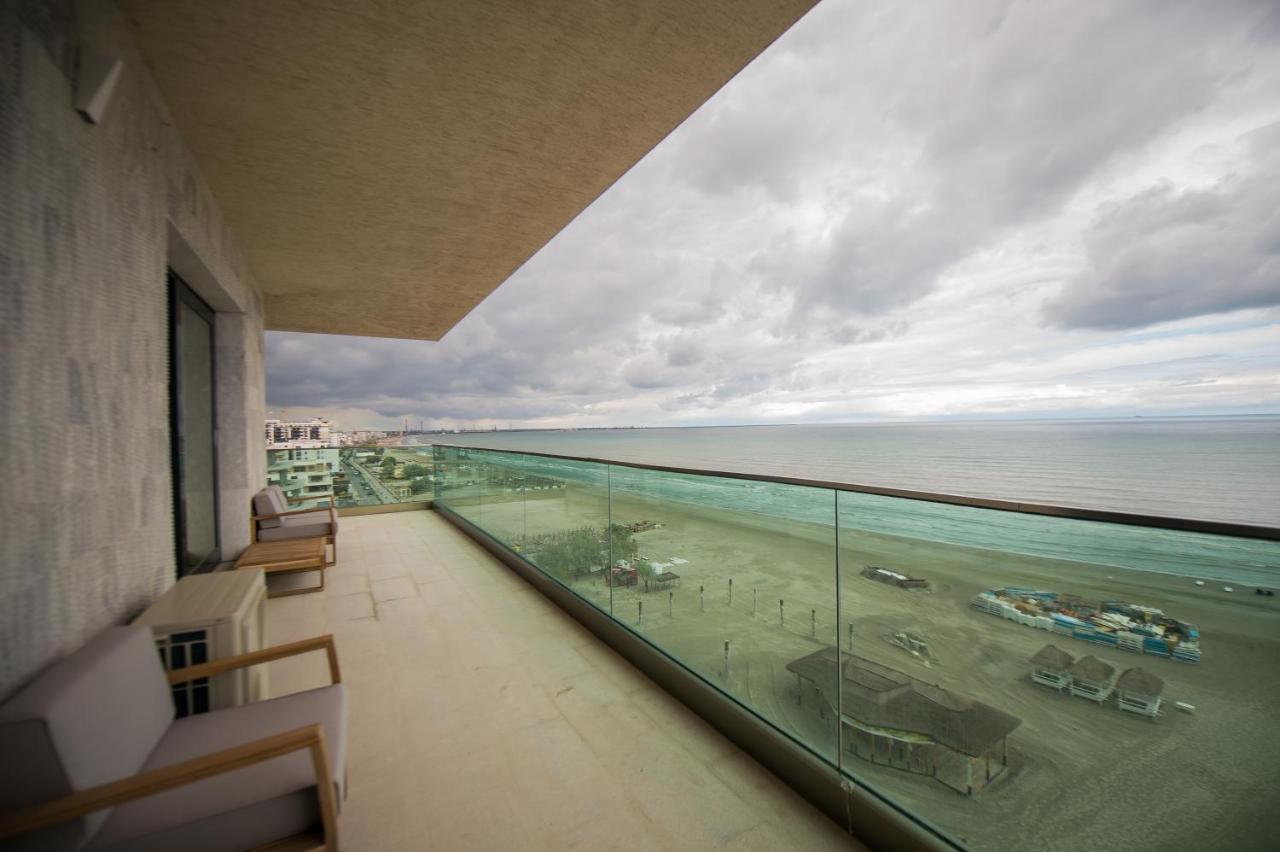 Luxury Promenada Apartment - Frontal Beachfront Mamaia Nord Нэводари Экстерьер фото