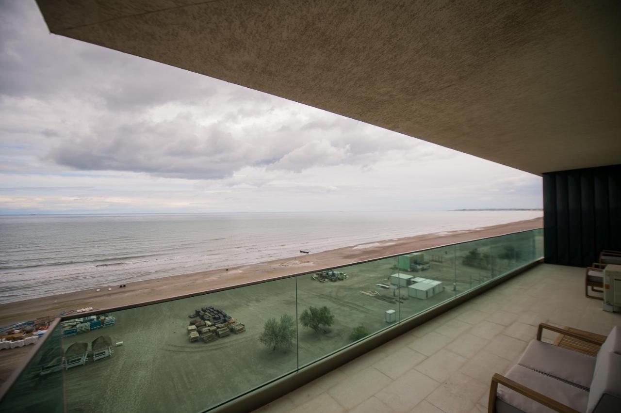 Luxury Promenada Apartment - Frontal Beachfront Mamaia Nord Нэводари Экстерьер фото
