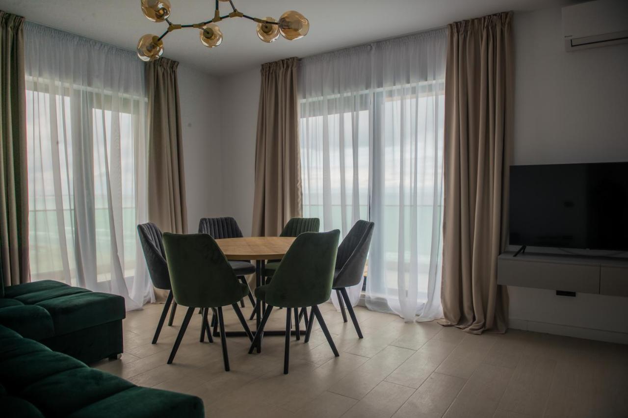 Luxury Promenada Apartment - Frontal Beachfront Mamaia Nord Нэводари Экстерьер фото