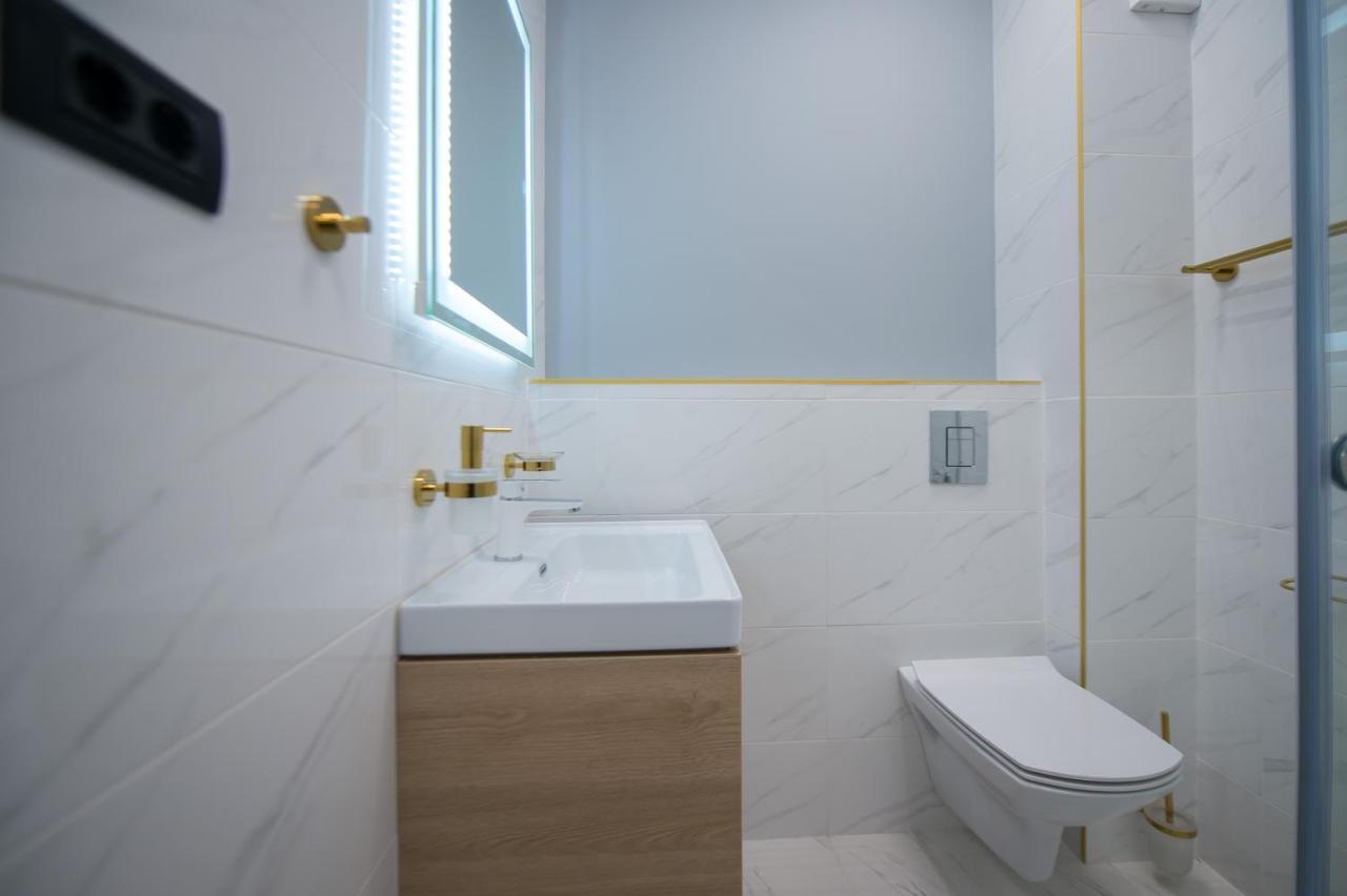 Luxury Promenada Apartment - Frontal Beachfront Mamaia Nord Нэводари Экстерьер фото