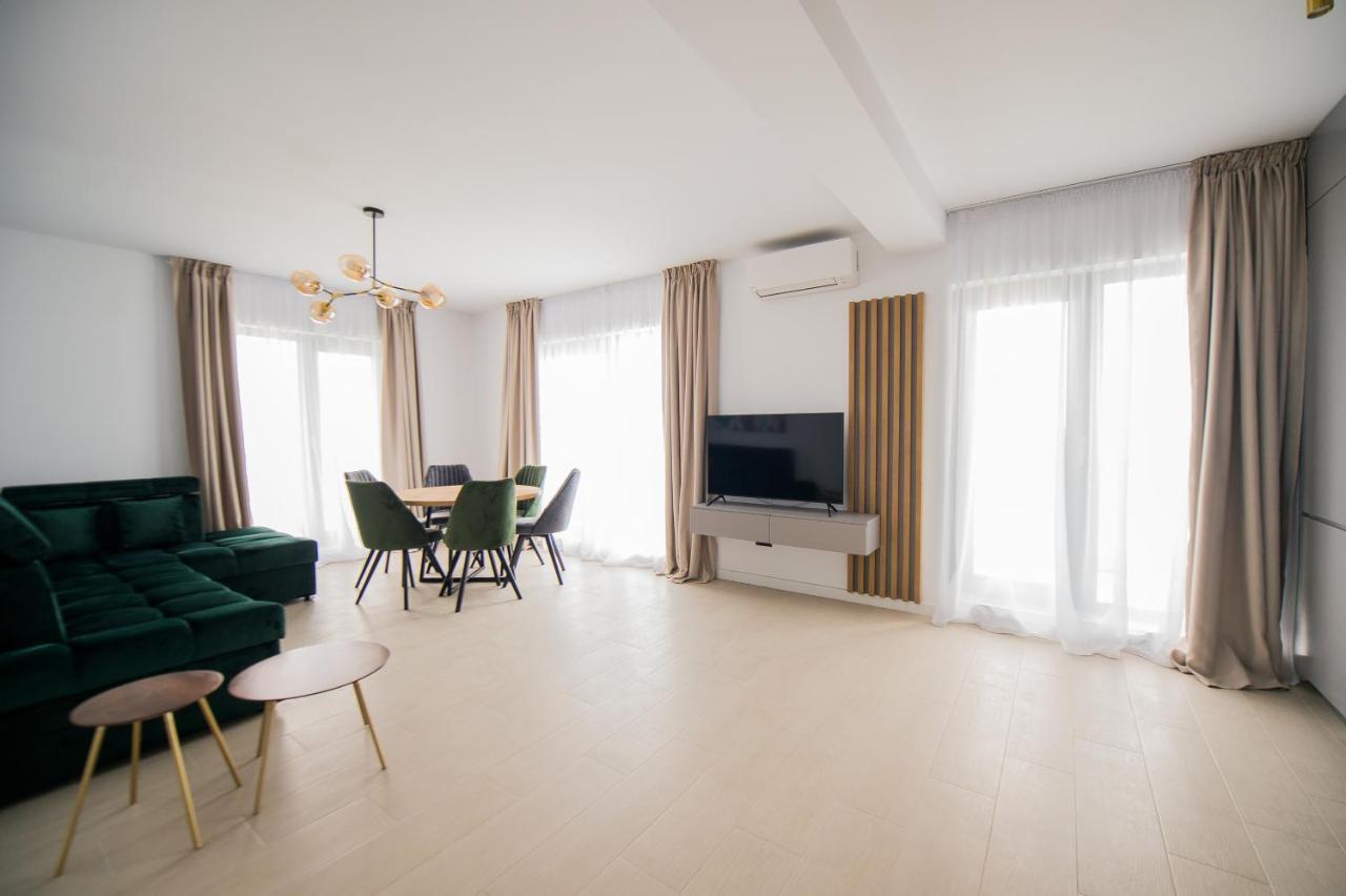 Luxury Promenada Apartment - Frontal Beachfront Mamaia Nord Нэводари Экстерьер фото