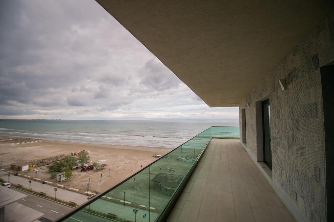 Luxury Promenada Apartment - Frontal Beachfront Mamaia Nord Нэводари Экстерьер фото