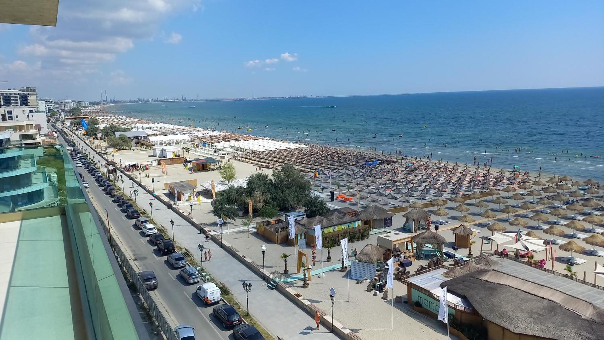 Luxury Promenada Apartment - Frontal Beachfront Mamaia Nord Нэводари Экстерьер фото
