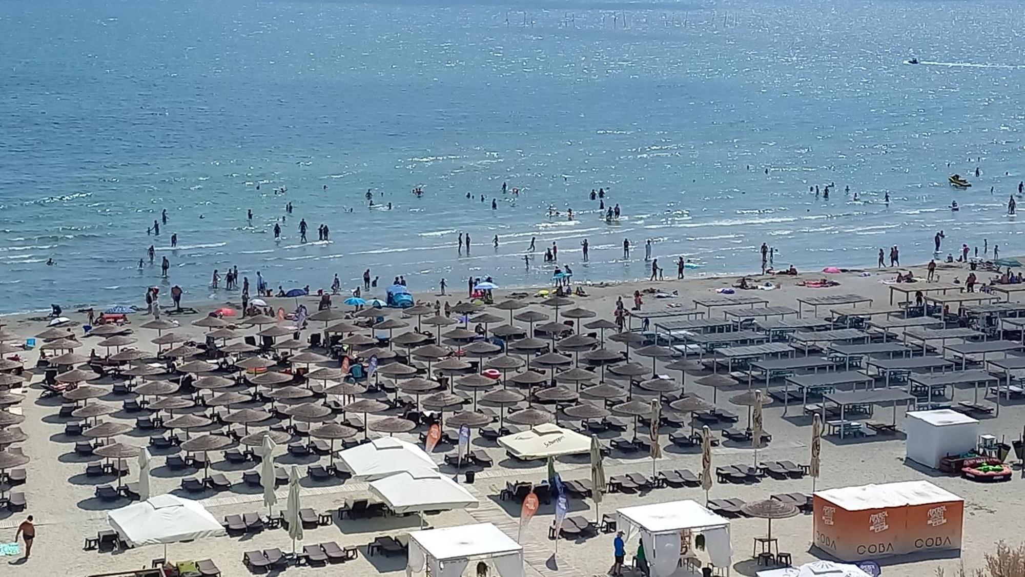 Luxury Promenada Apartment - Frontal Beachfront Mamaia Nord Нэводари Экстерьер фото